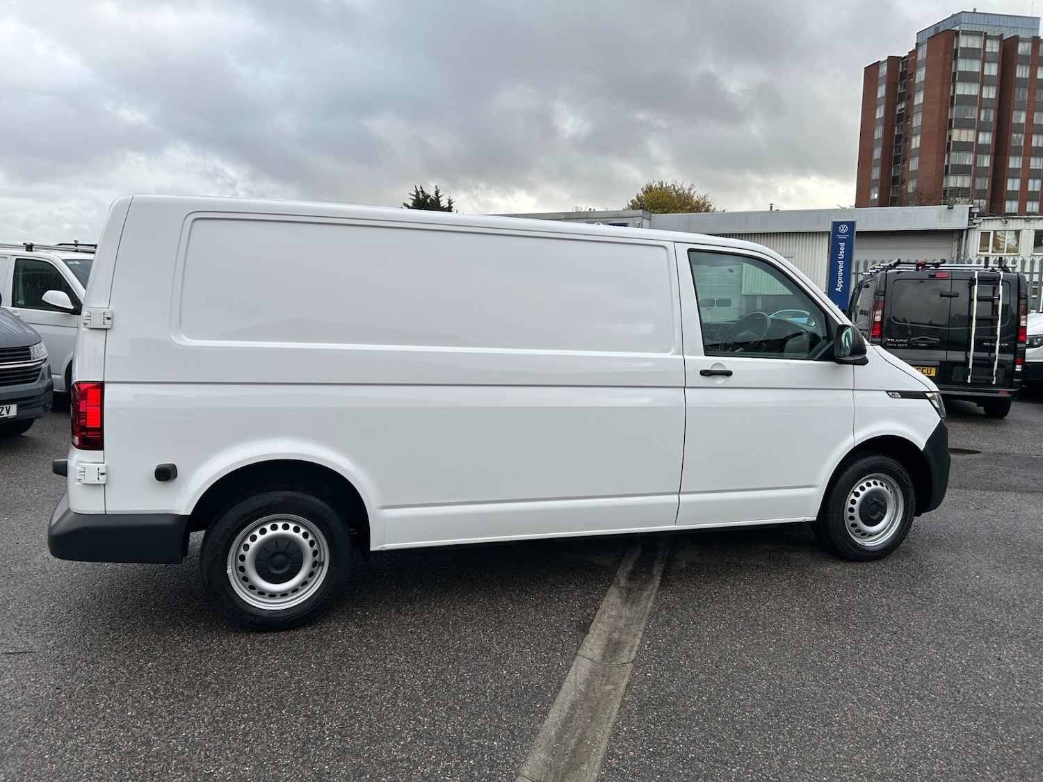 Used Volkswagen Transporter 2024 for sale - 76600166: Photo 3