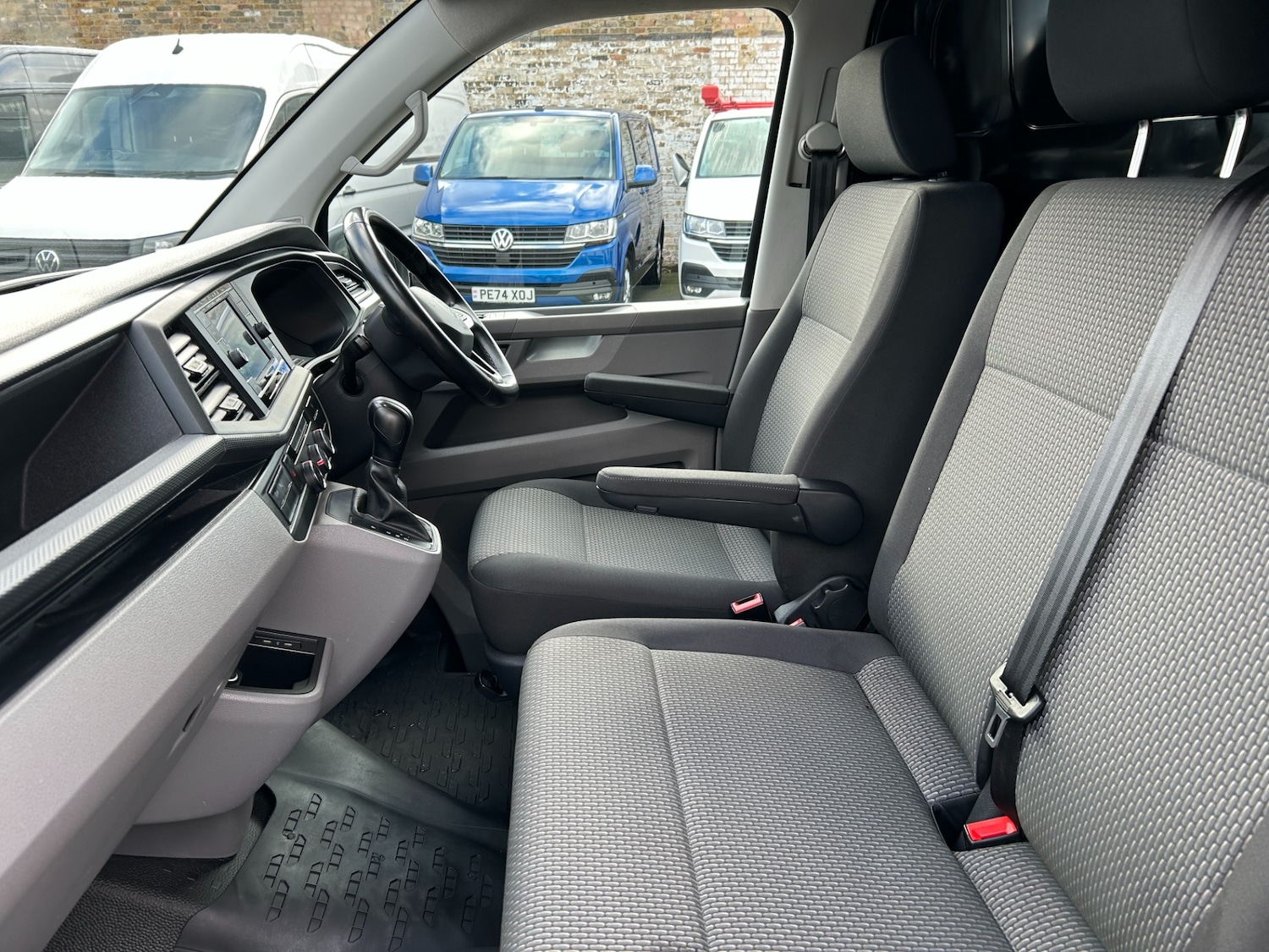 Used Volkswagen Transporter 2023 for sale - 77259312: Photo 11