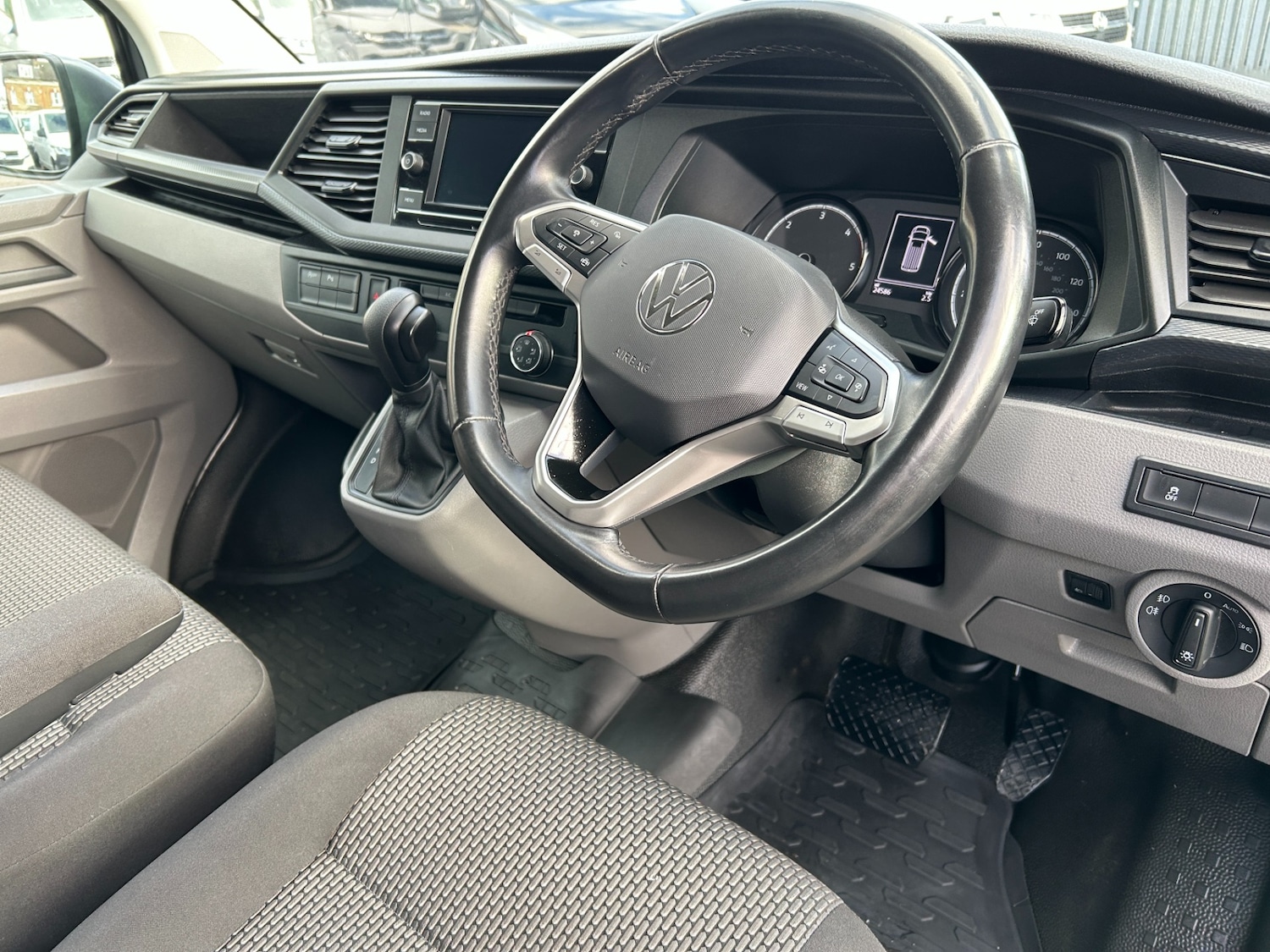 Used Volkswagen Transporter 2023 for sale - 77259312: Photo 13