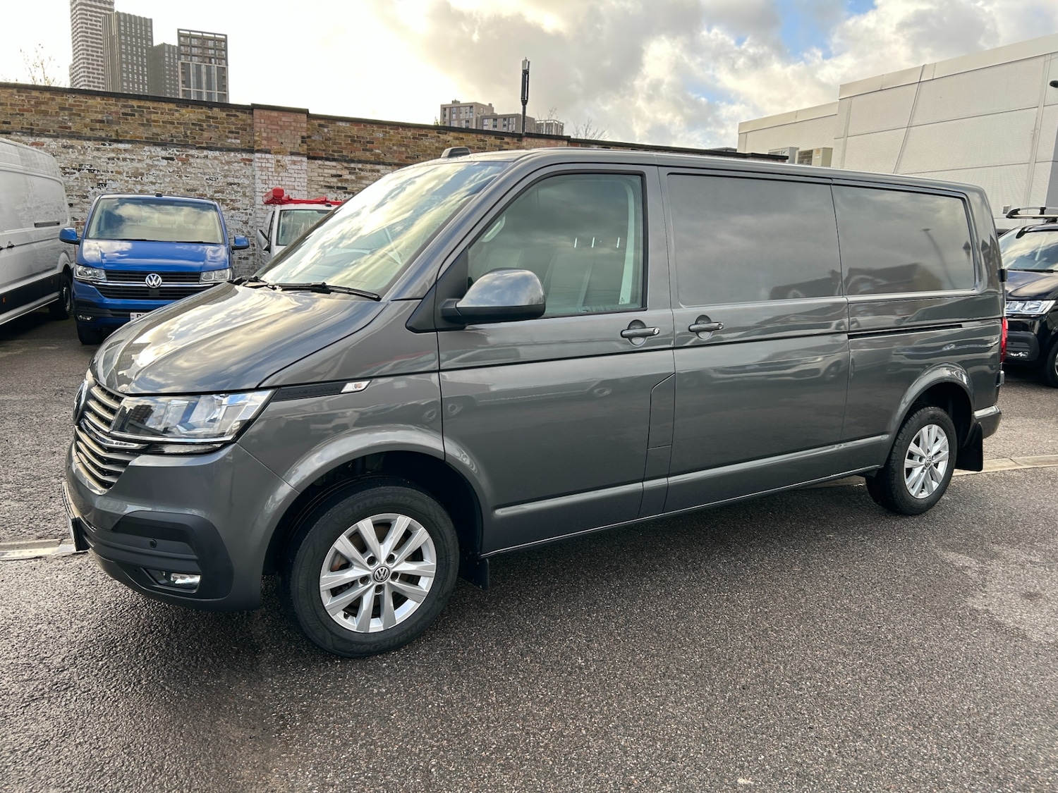 Used Volkswagen Transporter 2023 for sale - 77259312: Photo 8