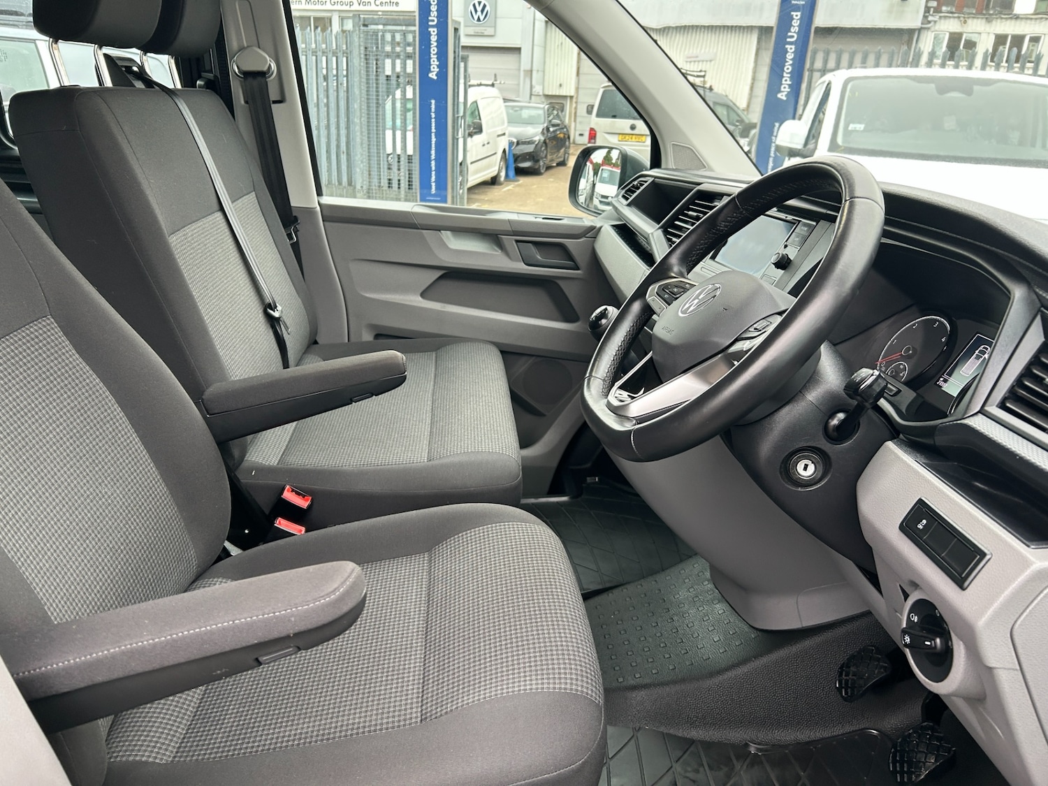 Used Volkswagen Transporter 2024 for sale - 77258622: Photo 10