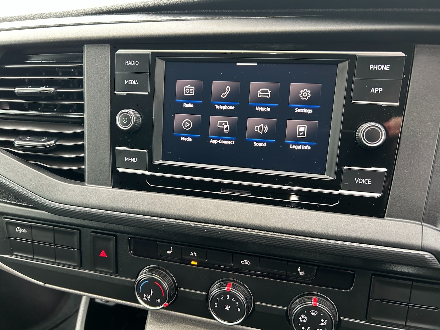 Used Volkswagen Transporter 2024 for sale - 77258622: Photo 13