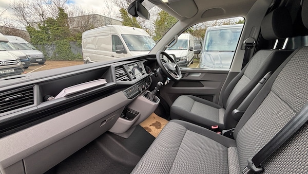 Used Volkswagen Transporter 2024 for sale - 74502184: Photo 2