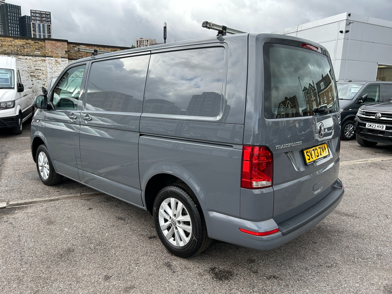 Used Volkswagen Transporter 2023 for sale - 76401874: Photo 2