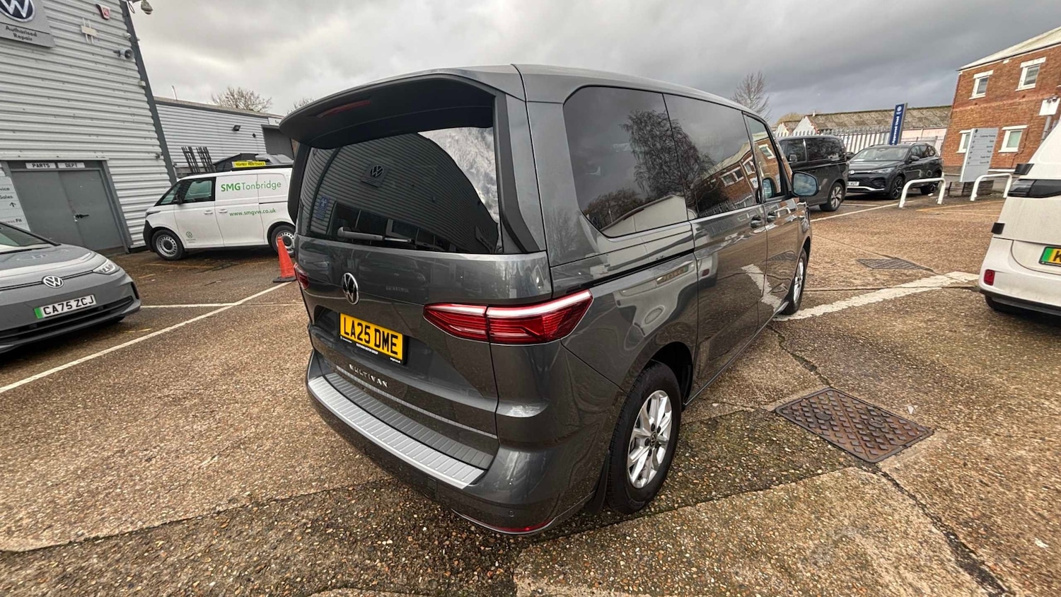 Used Volkswagen Multivan 2025 for sale - 77517727: Photo 3