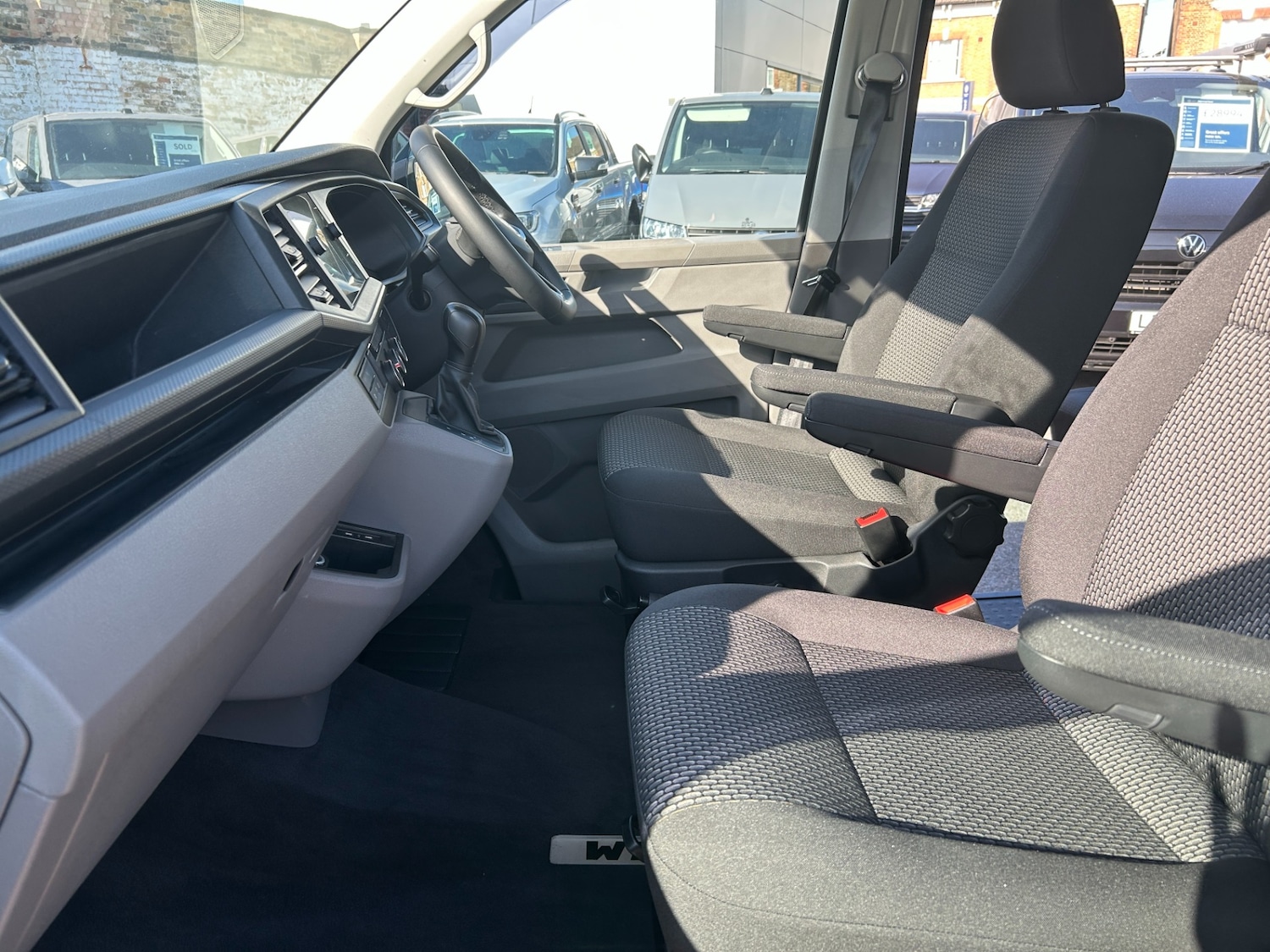 Used Volkswagen Transporter 2024 for sale - 78176700: Photo 30