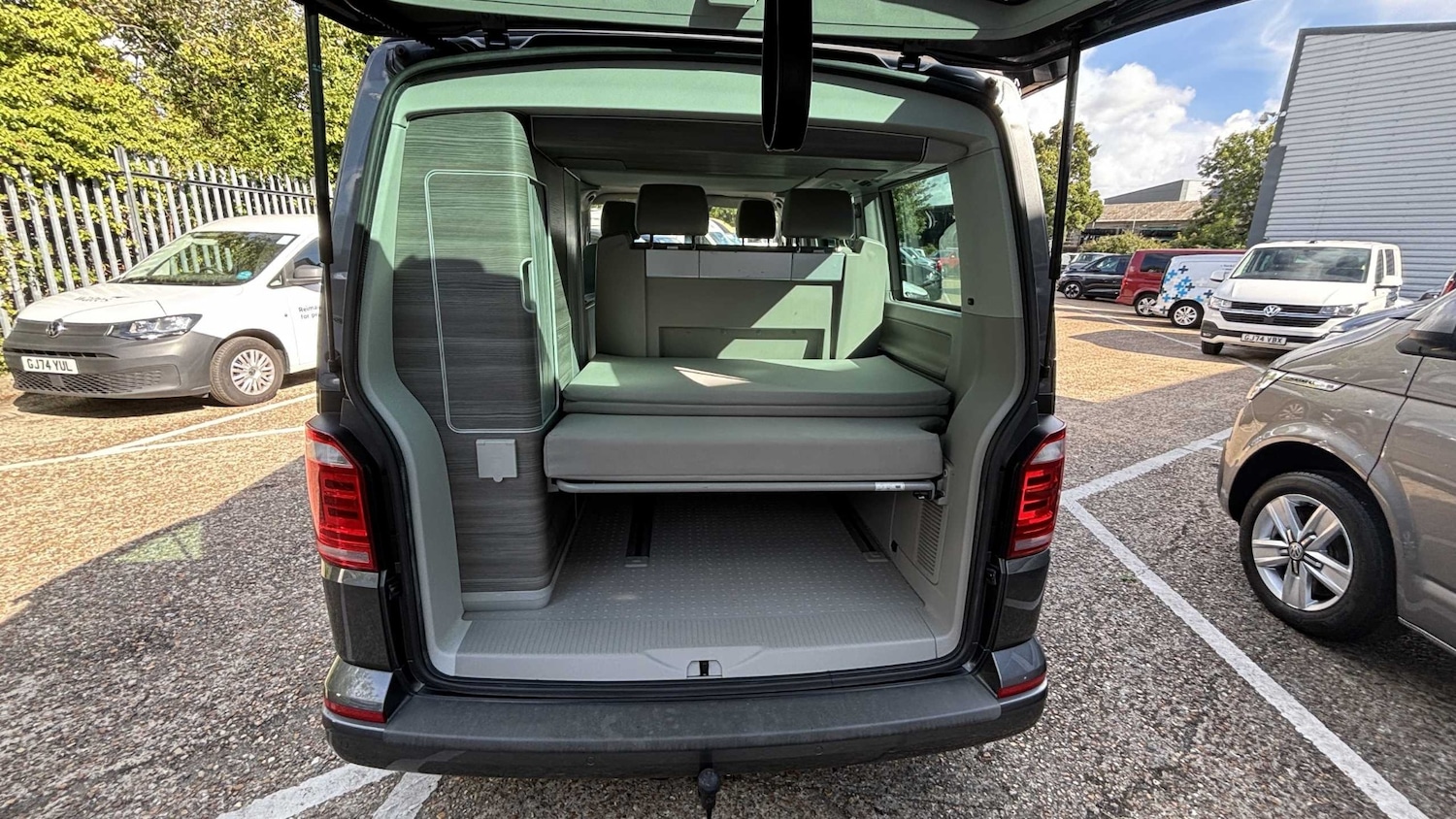 Used Volkswagen California 2017 for sale - 75894669: Photo 12