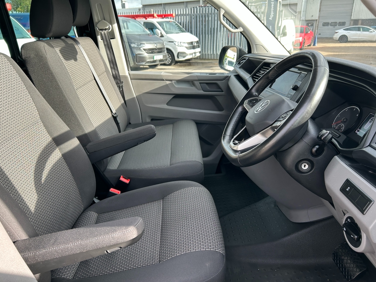 Used Volkswagen Transporter 2024 for sale - 76707624: Photo 10