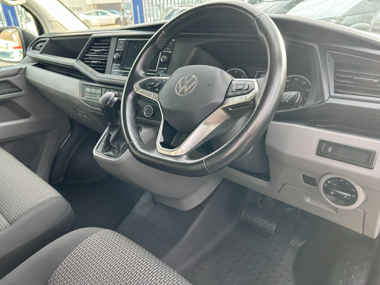 Used Volkswagen Transporter 2024 for sale - 76707624: Photo 12