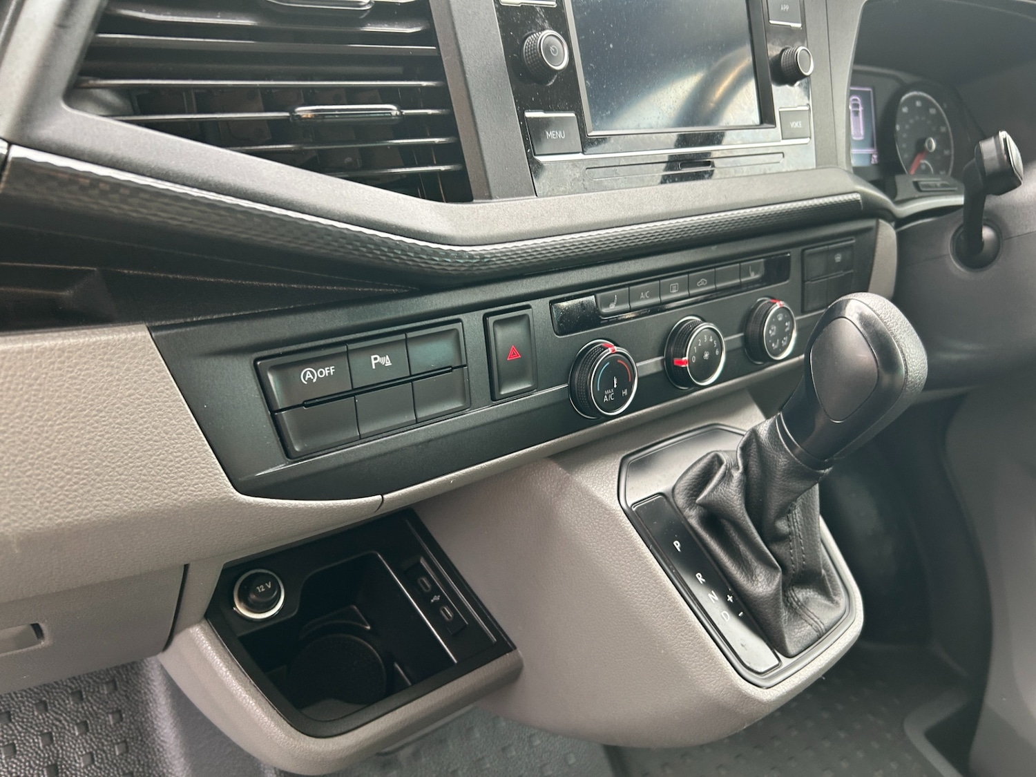 Used Volkswagen Transporter 2024 for sale - 76707624: Photo 23