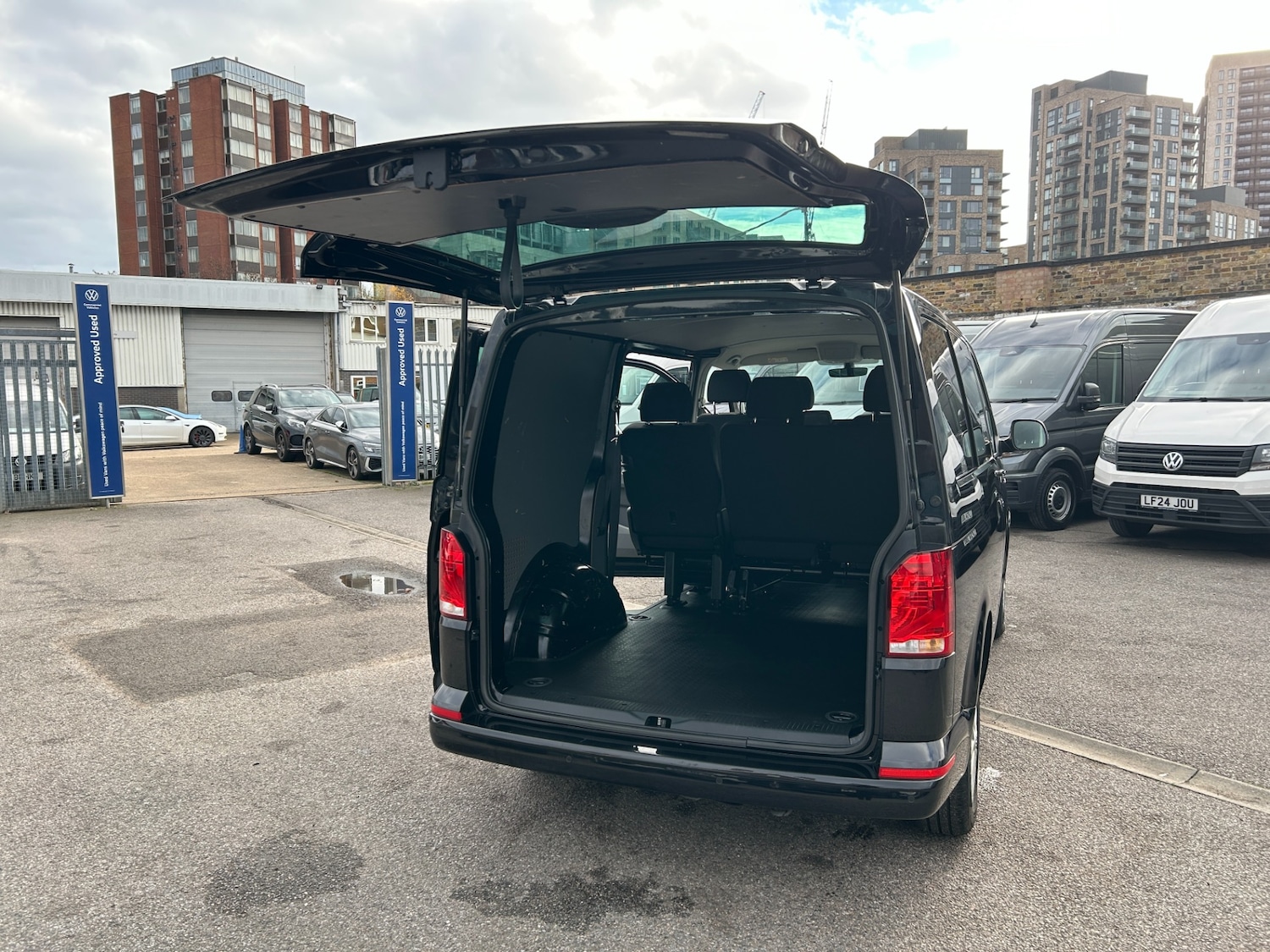 Used Volkswagen Transporter 2024 for sale - 76707624: Photo 25