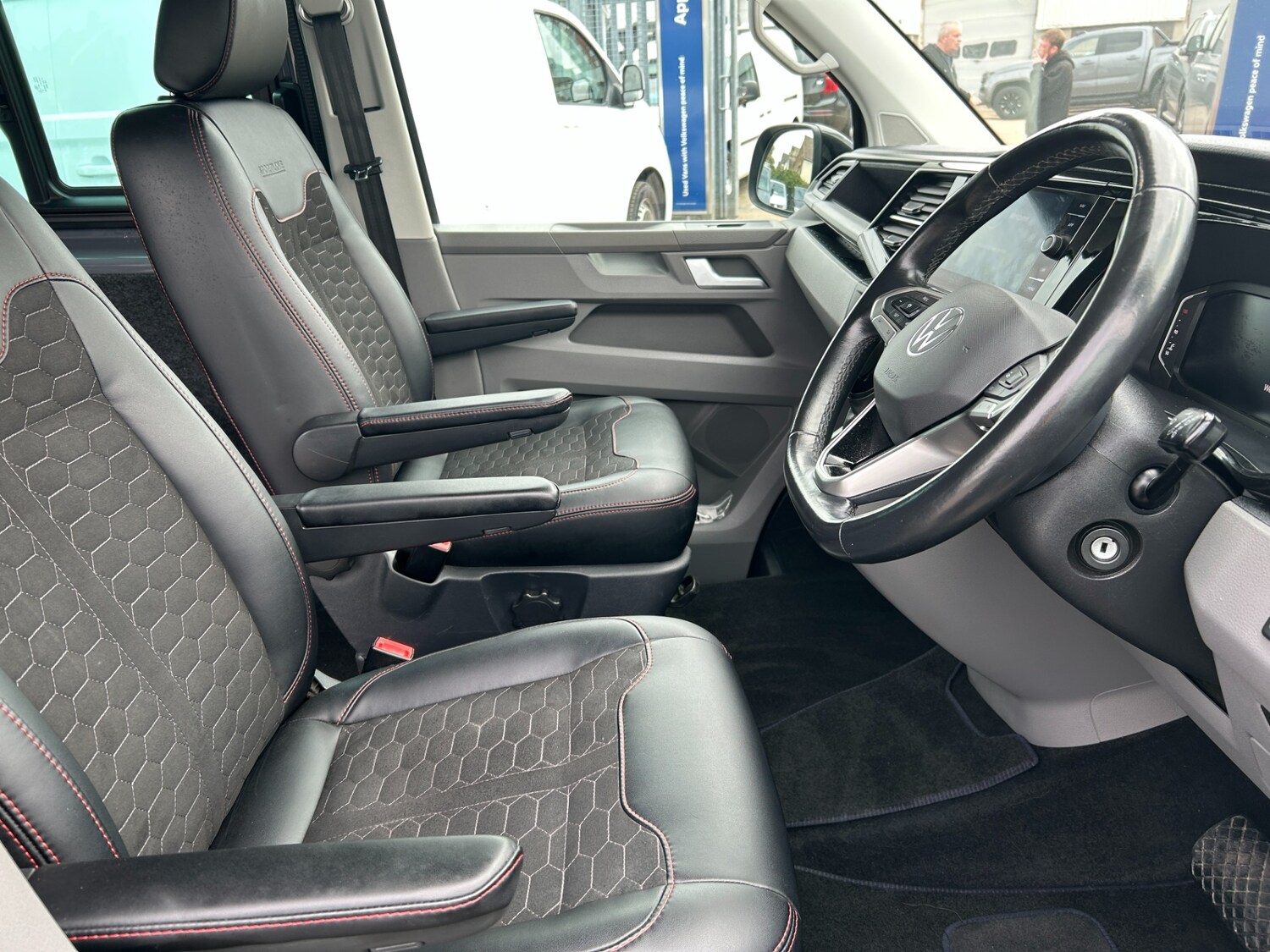 Used Volkswagen Transporter 2023 for sale - 78108400: Photo 10