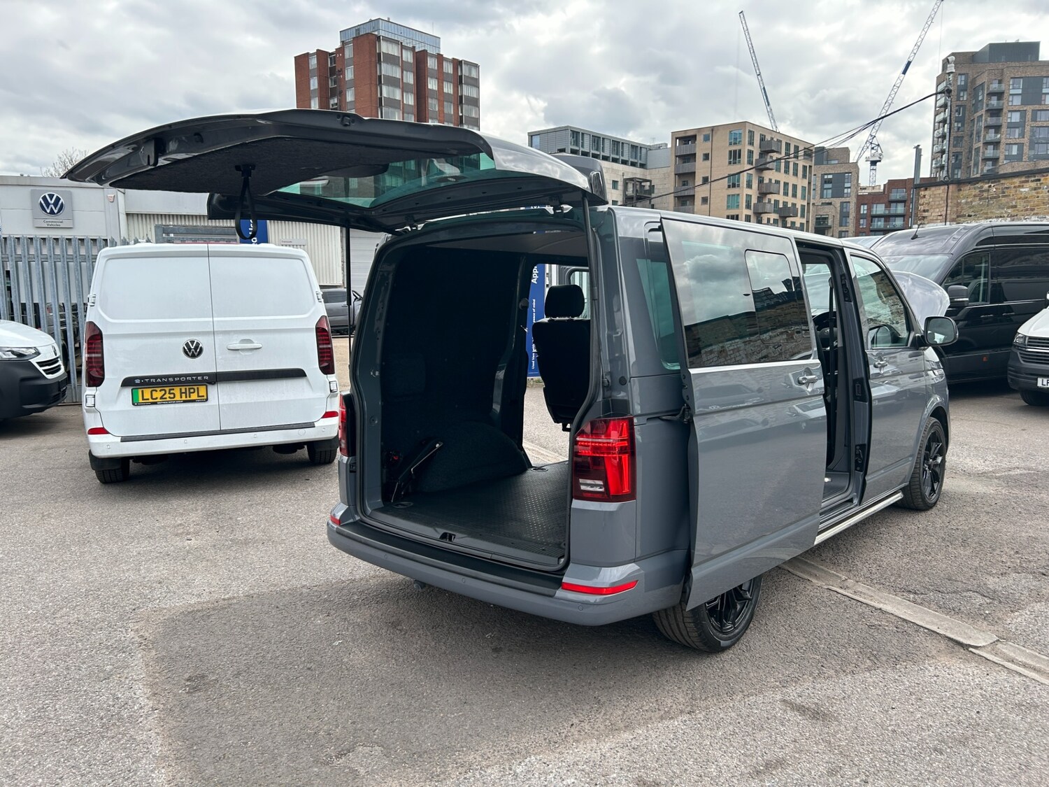 Used Volkswagen Transporter 2023 for sale - 78108400: Photo 27