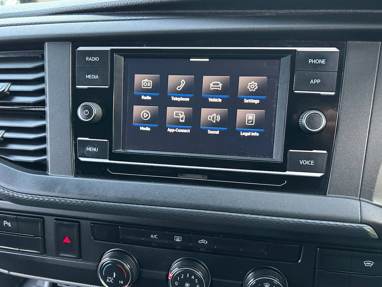 Used Volkswagen Transporter 2021 for sale - 76600070: Photo 9