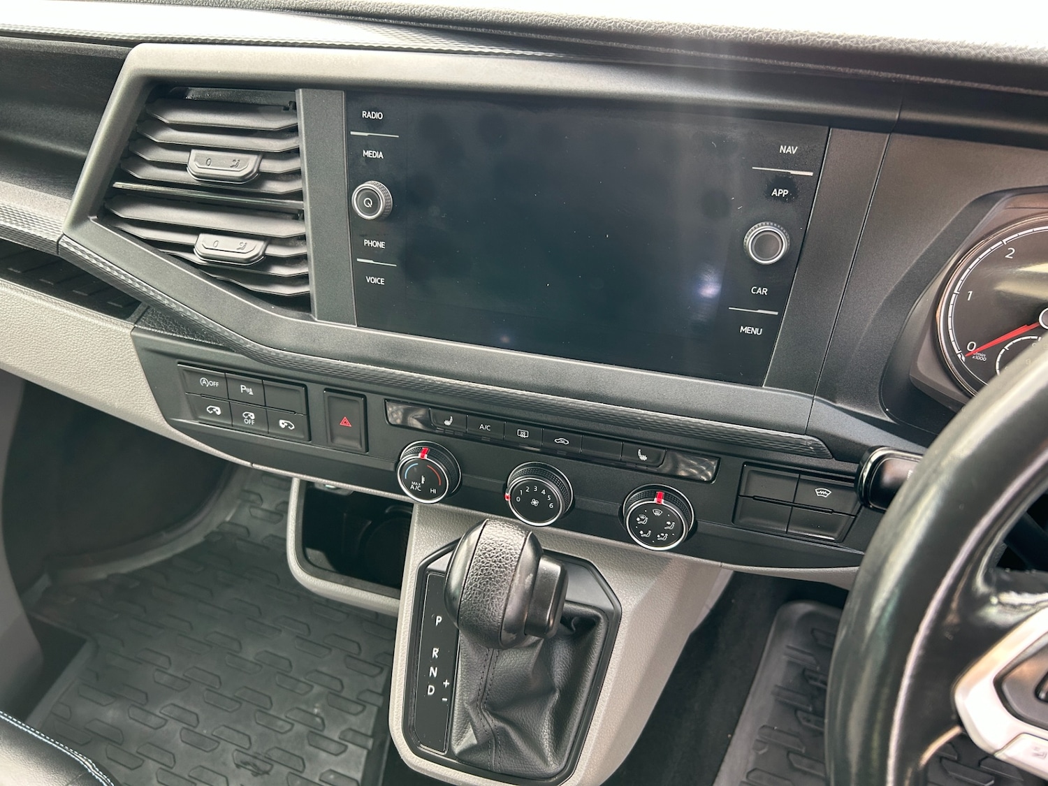 Used Volkswagen Transporter 2021 for sale - 76402015: Photo 11