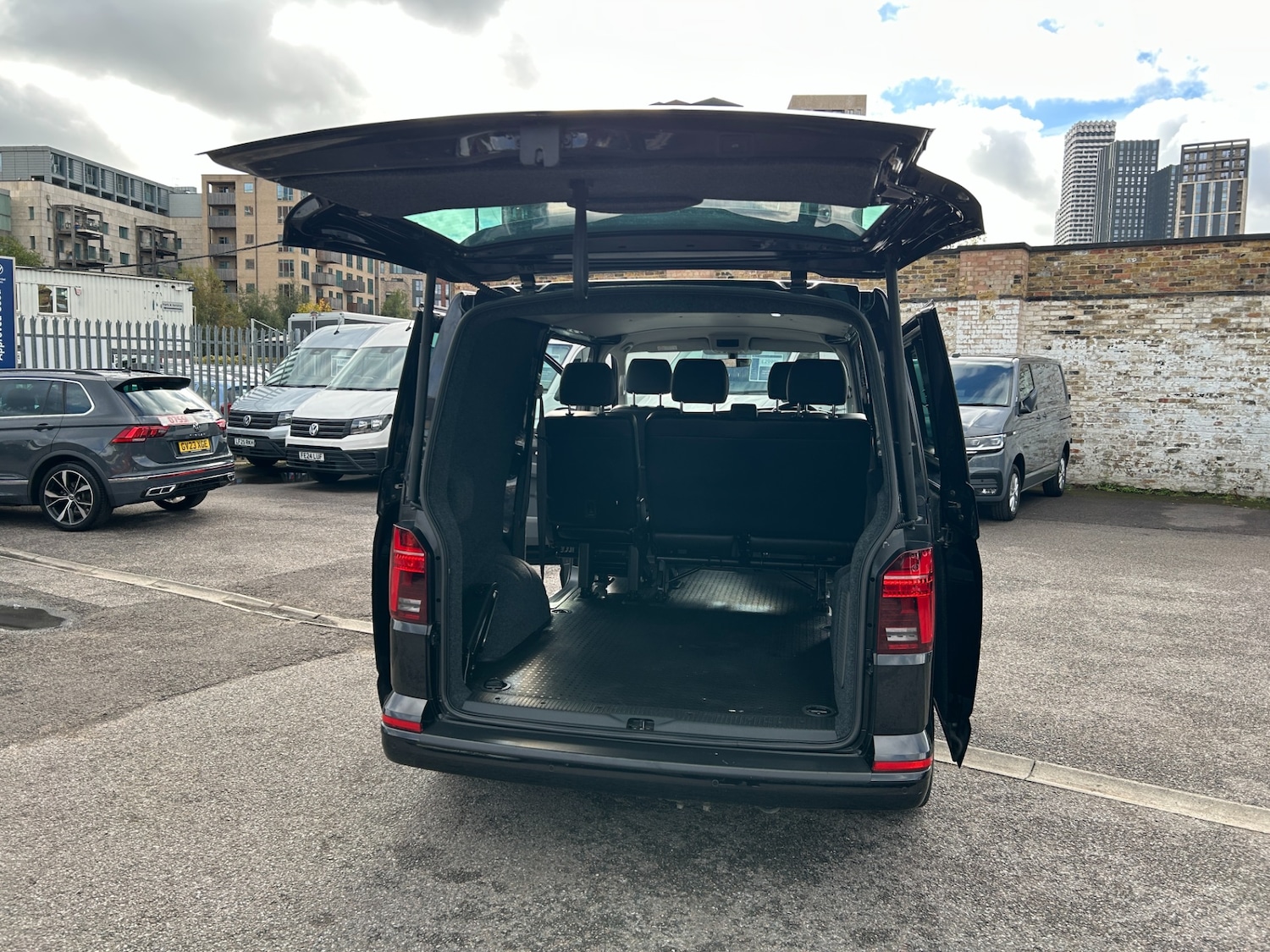 Used Volkswagen Transporter 2021 for sale - 76402015: Photo 18