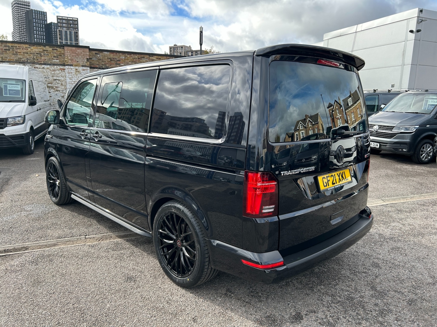 Used Volkswagen Transporter 2021 for sale - 76402015: Photo 2