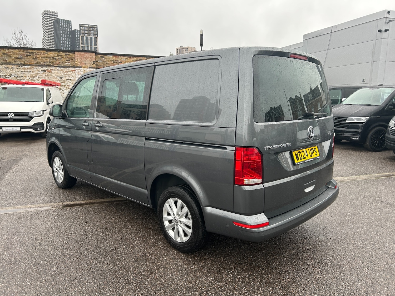 Used Volkswagen Transporter 2024 for sale - 76533631: Photo 2