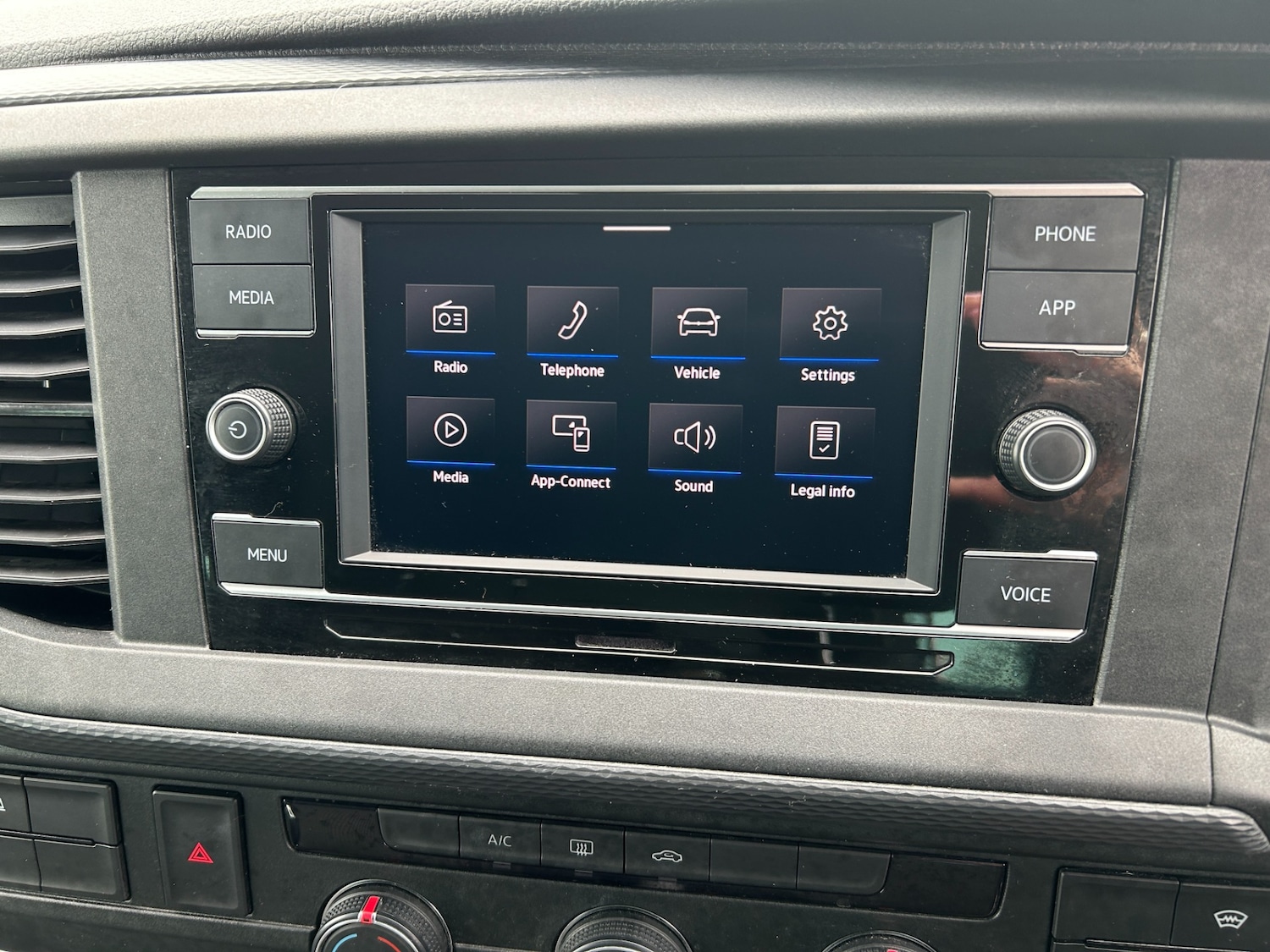 Used Volkswagen Transporter 2024 for sale - 78152775: Photo 15