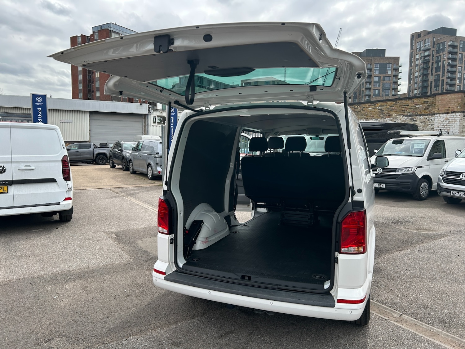 Used Volkswagen Transporter 2024 for sale - 78152775: Photo 27