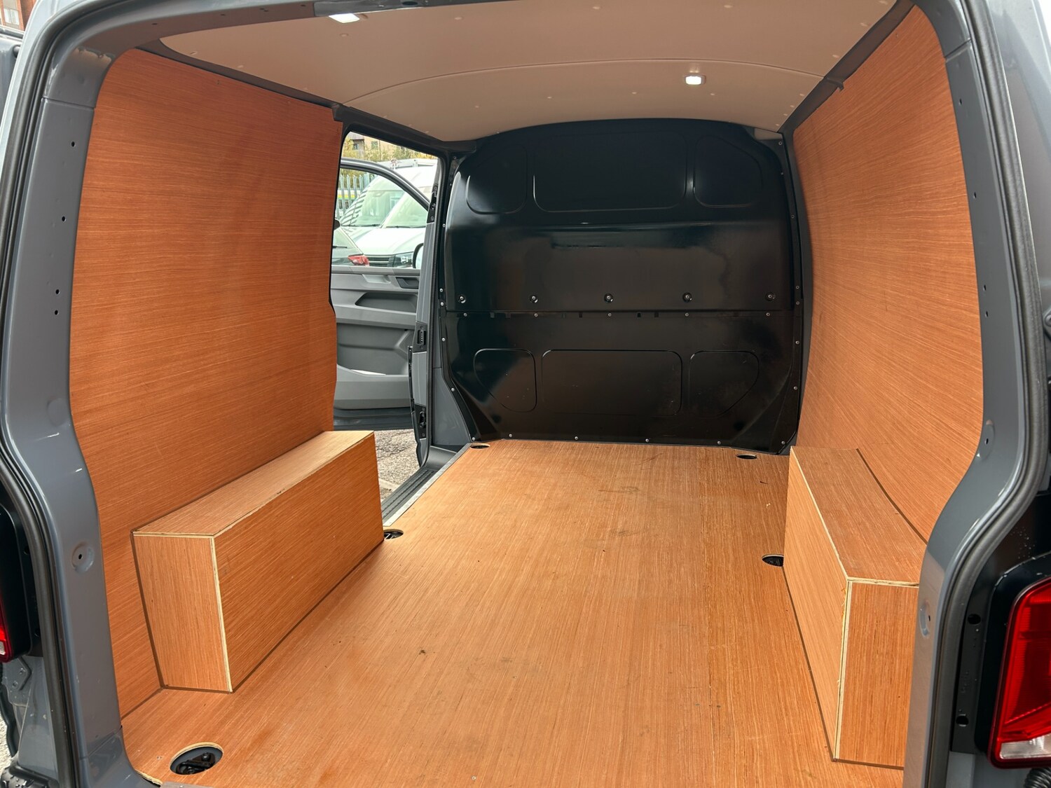 Used Volkswagen Transporter 2024 for sale - 76402151: Photo 17