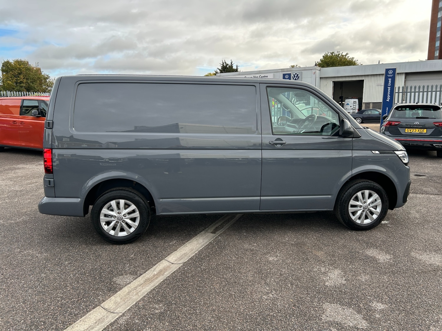 Used Volkswagen Transporter 2024 for sale - 76402151: Photo 4