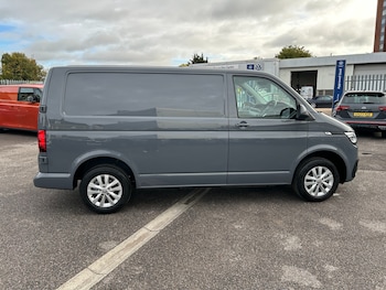 Used Volkswagen Transporter 2024 for sale - 76402151: Photo