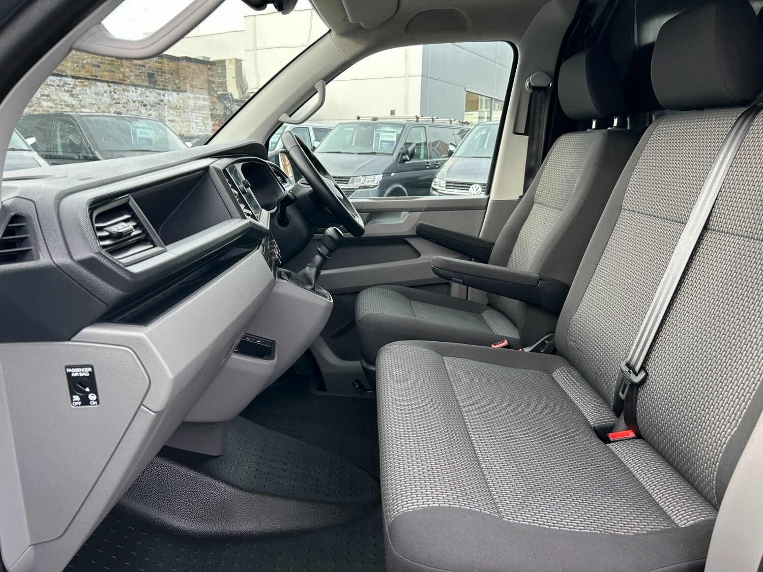 Used Volkswagen Transporter 2024 for sale - 76402151: Photo 7