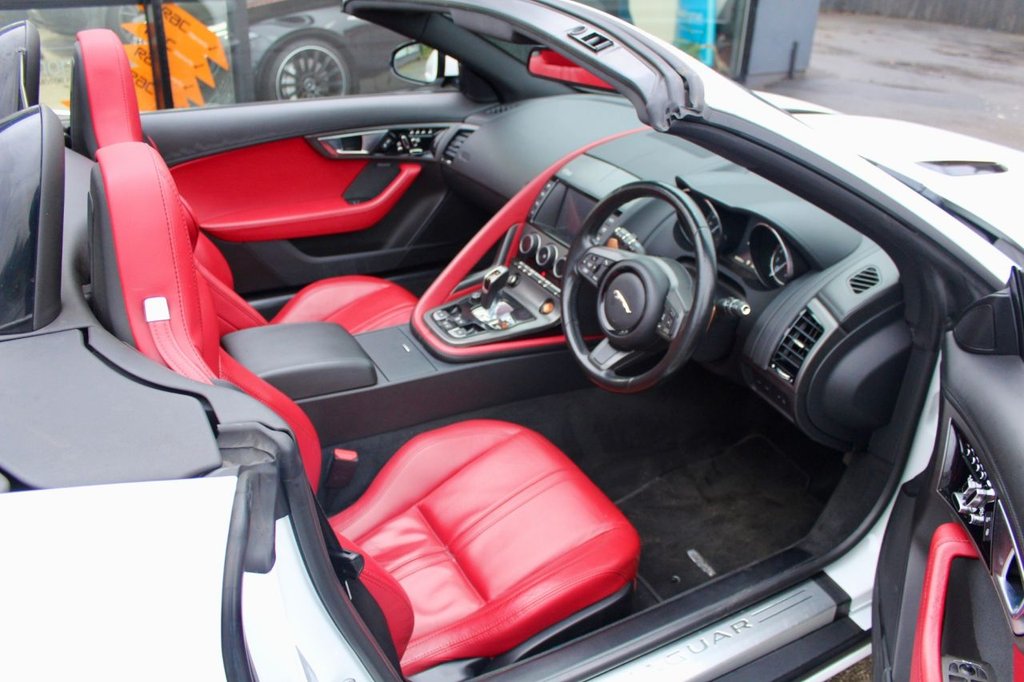 Used Jaguar F-Type 2015 for sale - 77672760: Photo 11