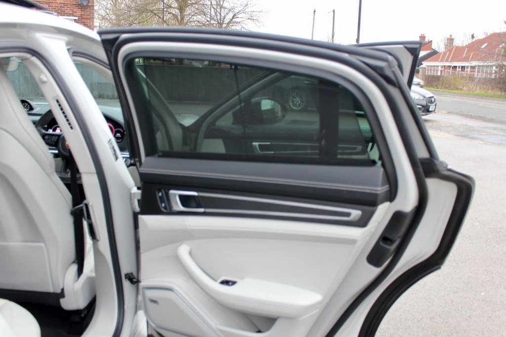 Used Porsche Panamera 2023 for sale - 77153094: Photo 26