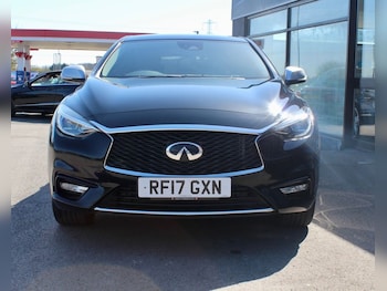 Used Infiniti Q30 2017 for sale - 77152922: Photo