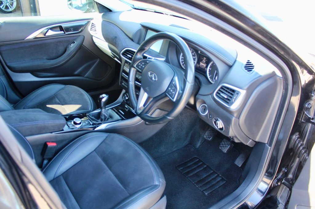 Used Infiniti Q30 2017 for sale - 77152922: Photo 4