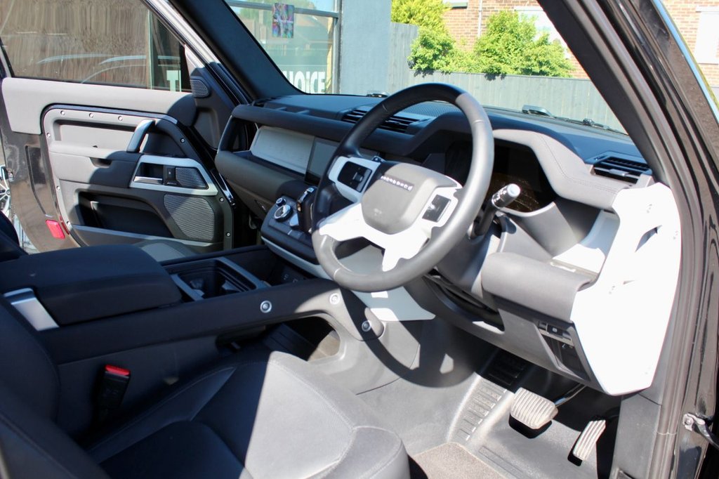 Used Land Rover Defender 2022 for sale - 77621054: Photo 3