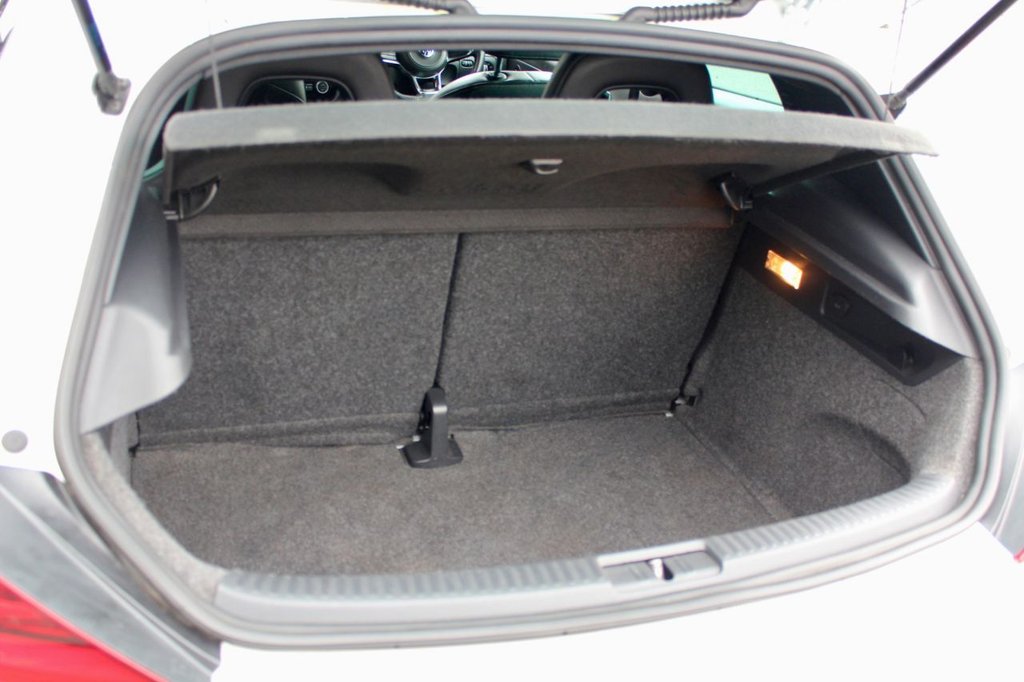 Used Volkswagen Scirocco 2017 for sale - 77498436: Photo 21