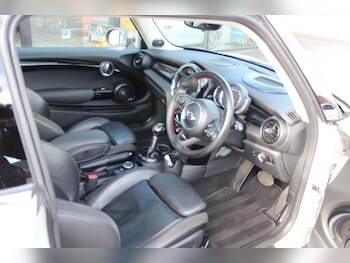 Used MINI Hatch 2018 for sale - 78082529: Photo