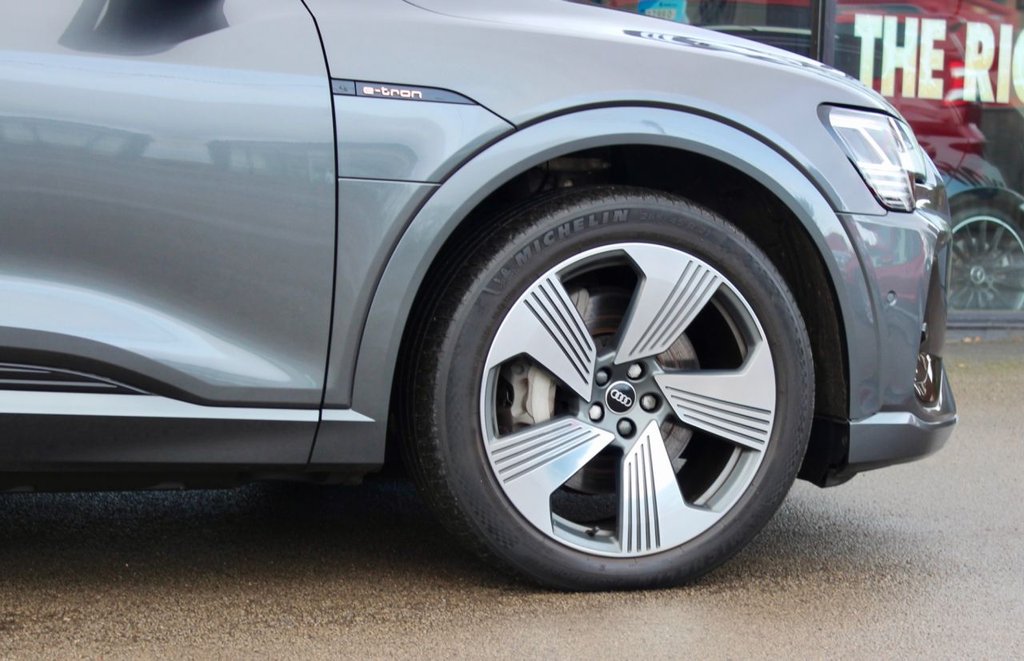 Used Audi e-tron 2022 for sale - 77609109: Photo 4