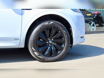 Used Land Rover Discovery Sport 2019 for sale - 77152943: Photo