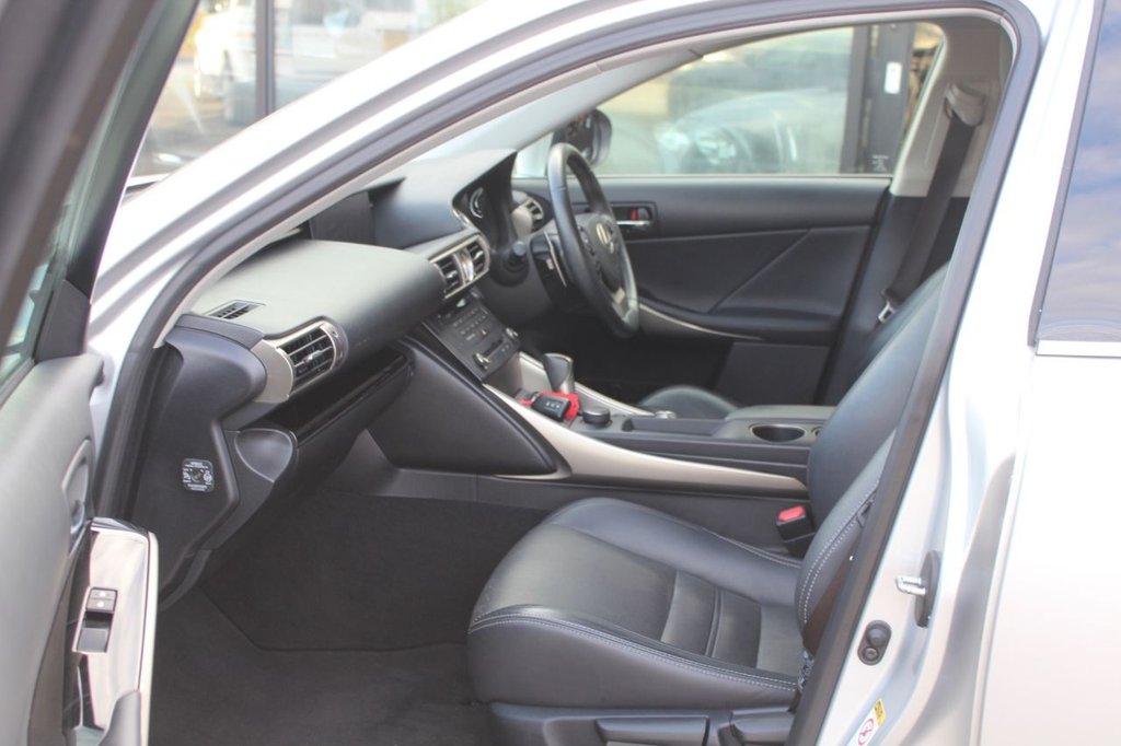 Used Lexus IS 2015 for sale - 77153085: Photo 3