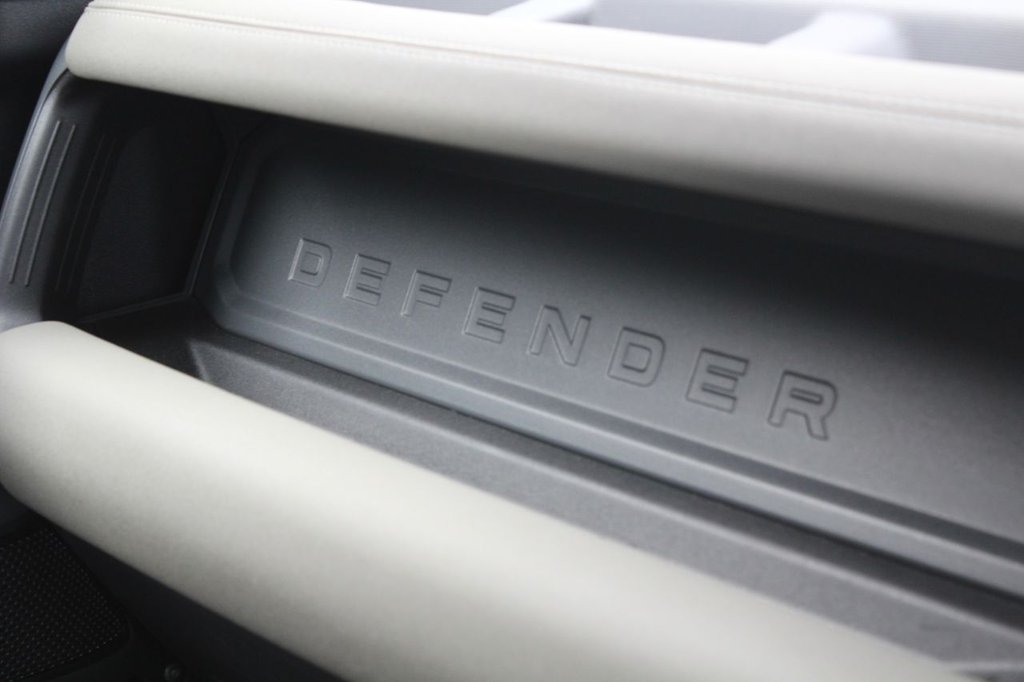 Used Land Rover Defender 2022 for sale - 77152981: Photo 17