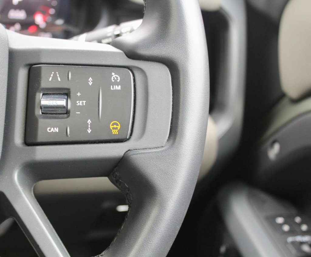 Used Land Rover Defender 2022 for sale - 77152981: Photo 21