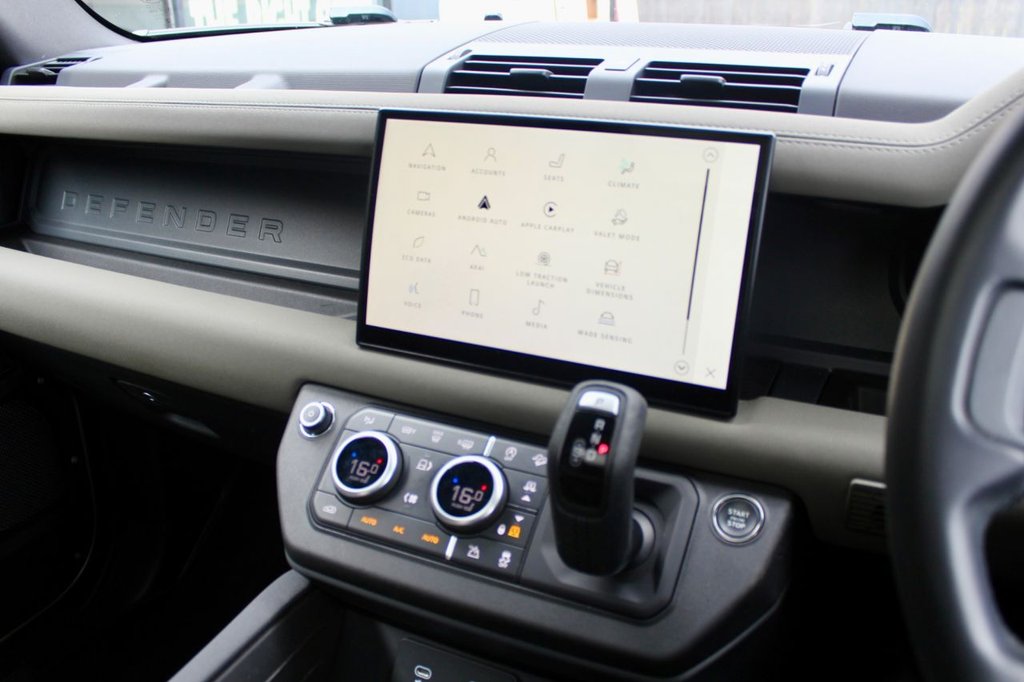 Used Land Rover Defender 2022 for sale - 77152981: Photo 3