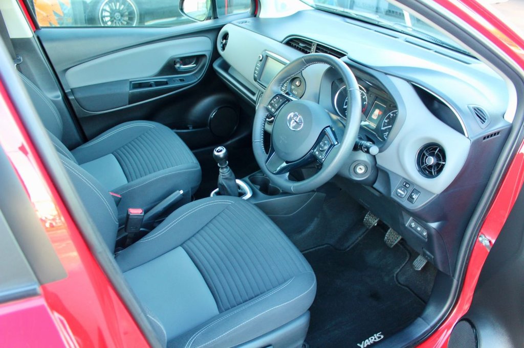 Used Toyota Yaris 2018 for sale - 77153102: Photo 3