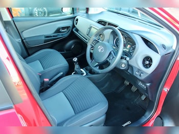 Used Toyota Yaris 2018 for sale - 77153102: Photo