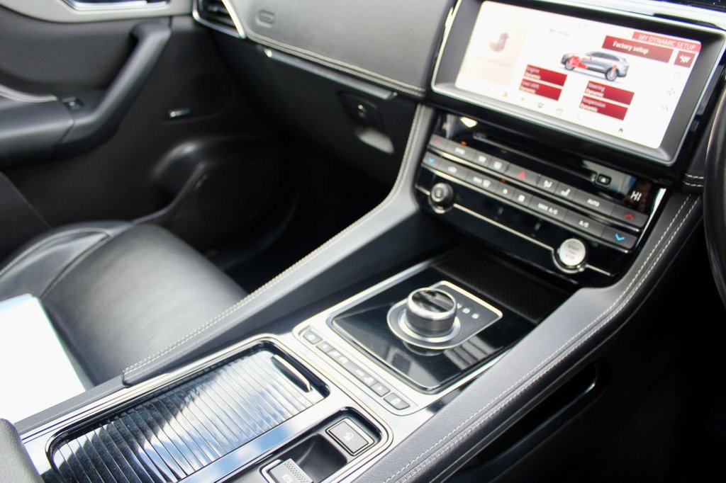 Used Jaguar F-Pace 2017 for sale - 77152929: Photo 9