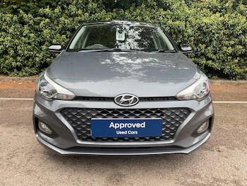 Used Hyundai i20 2019 for sale - 75902135: Photo