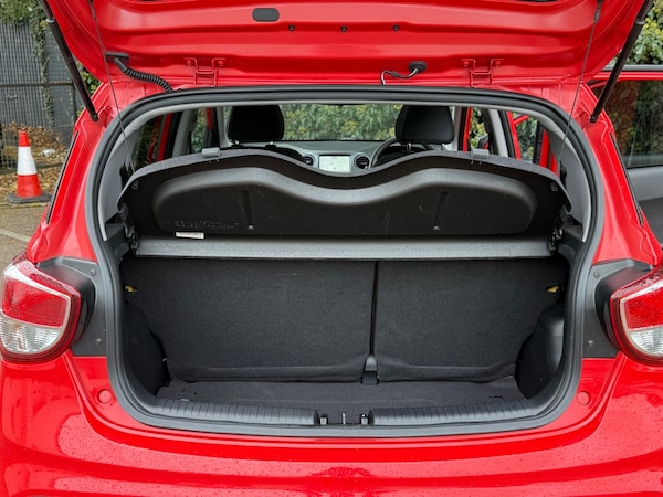 Used Hyundai i10 2019 for sale - 76154633: Photo 37