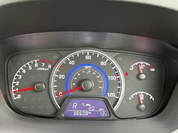 Used Hyundai i10 2019 for sale - 76154633: Photo 41