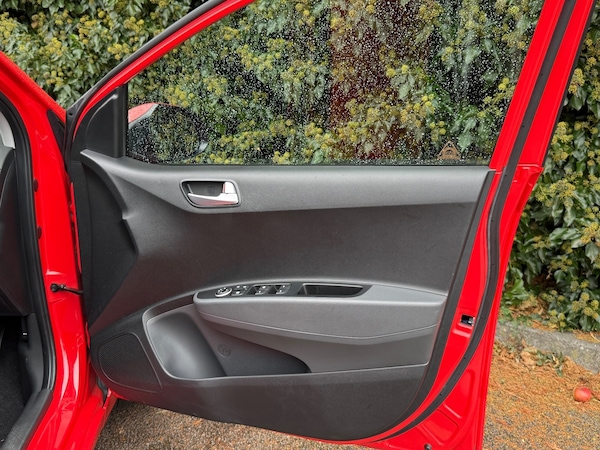 Used Hyundai i10 2019 for sale - 76154633: Photo 9