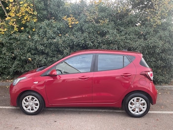 Used Hyundai i10 2017 for sale - 76400602: Photo