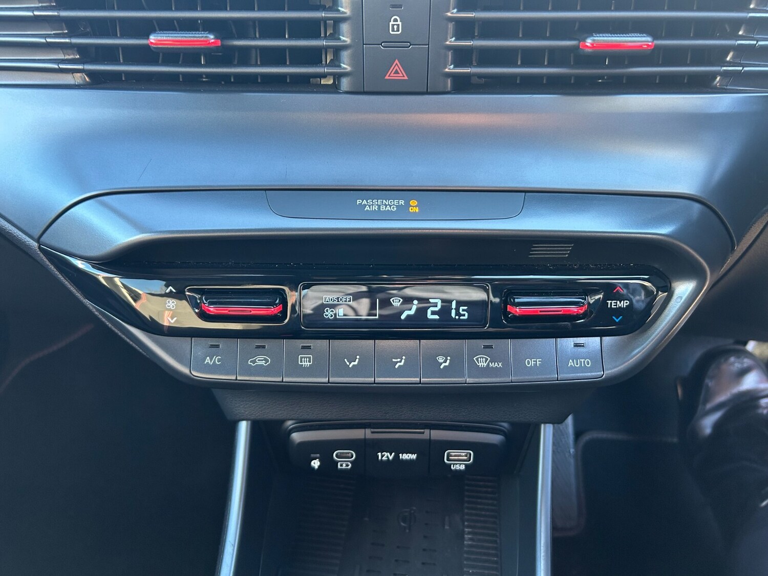 Used Hyundai i20 2024 for sale - 76796576: Photo 33